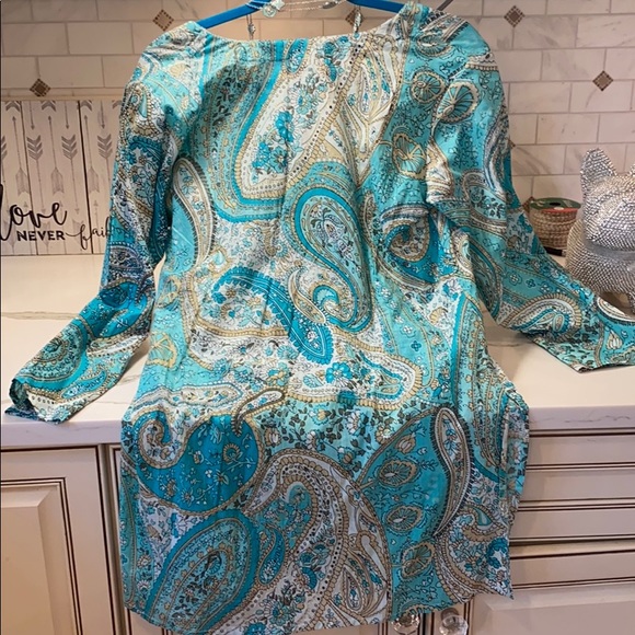 NWOT STUNNING TUNIC TOP OR BEACH COVER UP❤️ - Picture 2 of 8